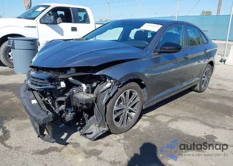 2024 Volkswagen Jetta 1.5T Sport z USA, uszkodzony, nr VIN 3VWBM7BU9RM065443